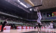 九游体育官方入口-北京队客场遭受逆转，失去比赛优势