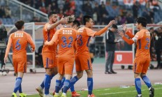 九游体育官网-关于热血比拼：泰达迎战鲁能谁能捧起胜利的奖杯？的信息