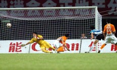 九游体育网页版入口-谢菲联客场惊险赢球，重返争胜轨道