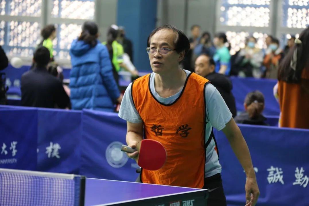 西北大学准备比赛，主教练研究对手战术