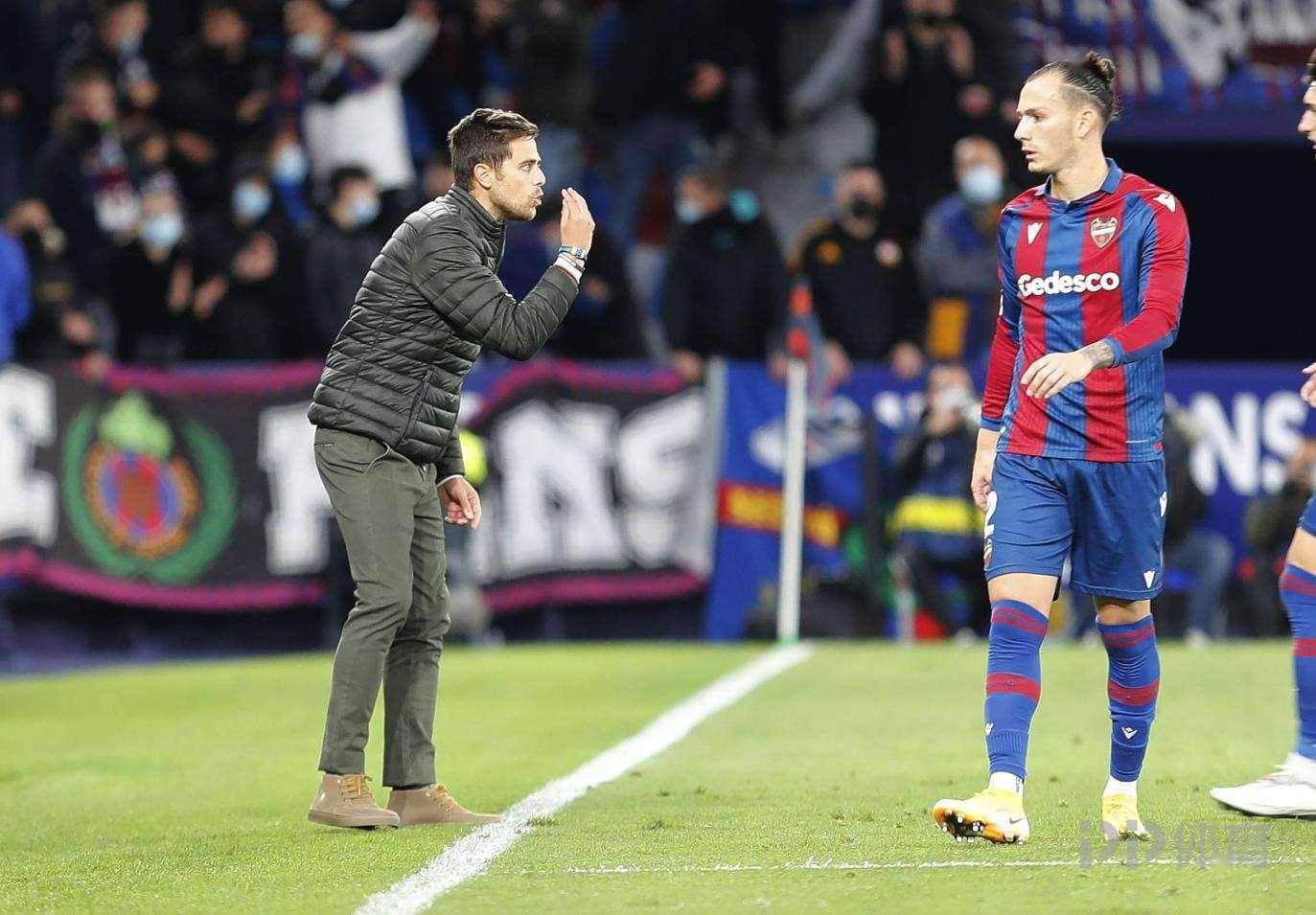 西班牙连战连捷，稳坐欧洲预选赛积分榜榜首的简单介绍