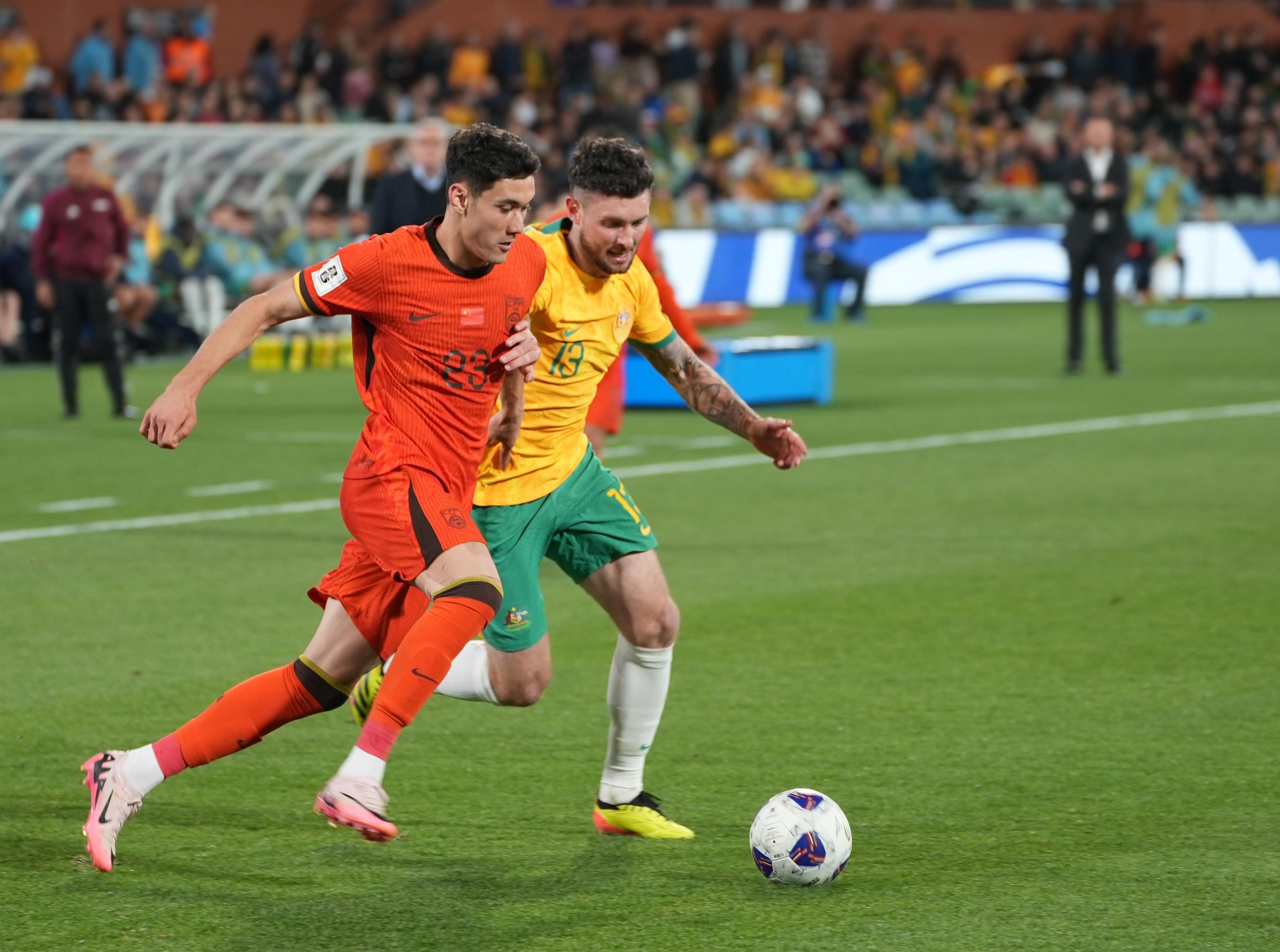 包含多特蒙德遭遇苦战，输给对手暂时排名下滑的词条