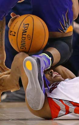 猛龙客场落败于太阳连续失利 猛龙客场落败于太阳连续失利