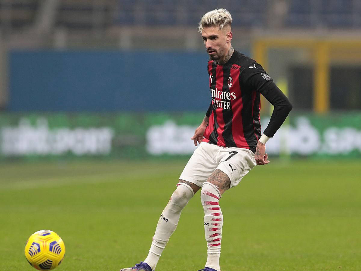 AC米兰战胜那不勒斯，豪取胜果