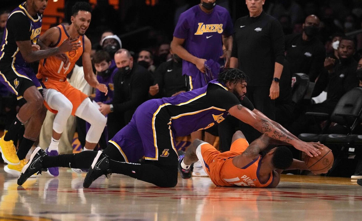 危急时刻！球队掌握局势，逆转成功